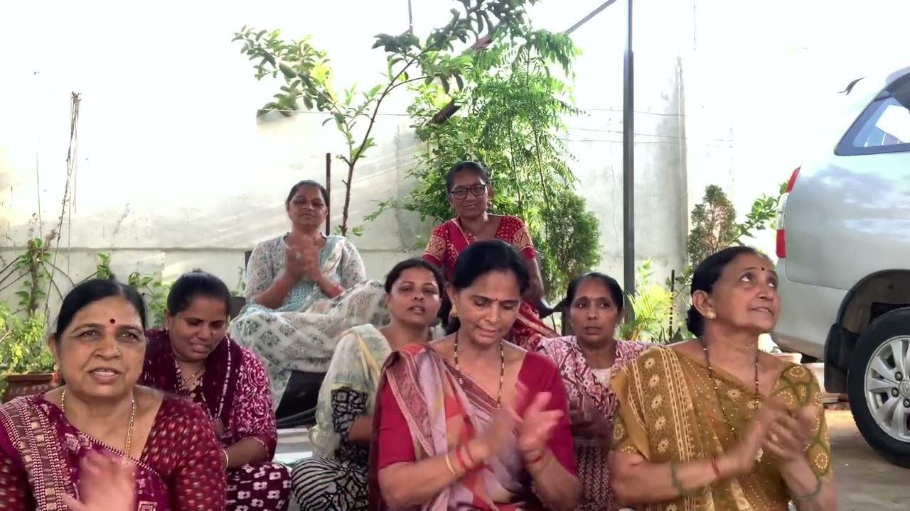 અમેરિકા નું 😂ધમાકેદાર કોમેડી ભજન 😂😂હાંરે હું તો પહેરેલે લુગડે થઈ. ત્યાં તો જોવ| જેવીથઈ ( લખેલ છે )