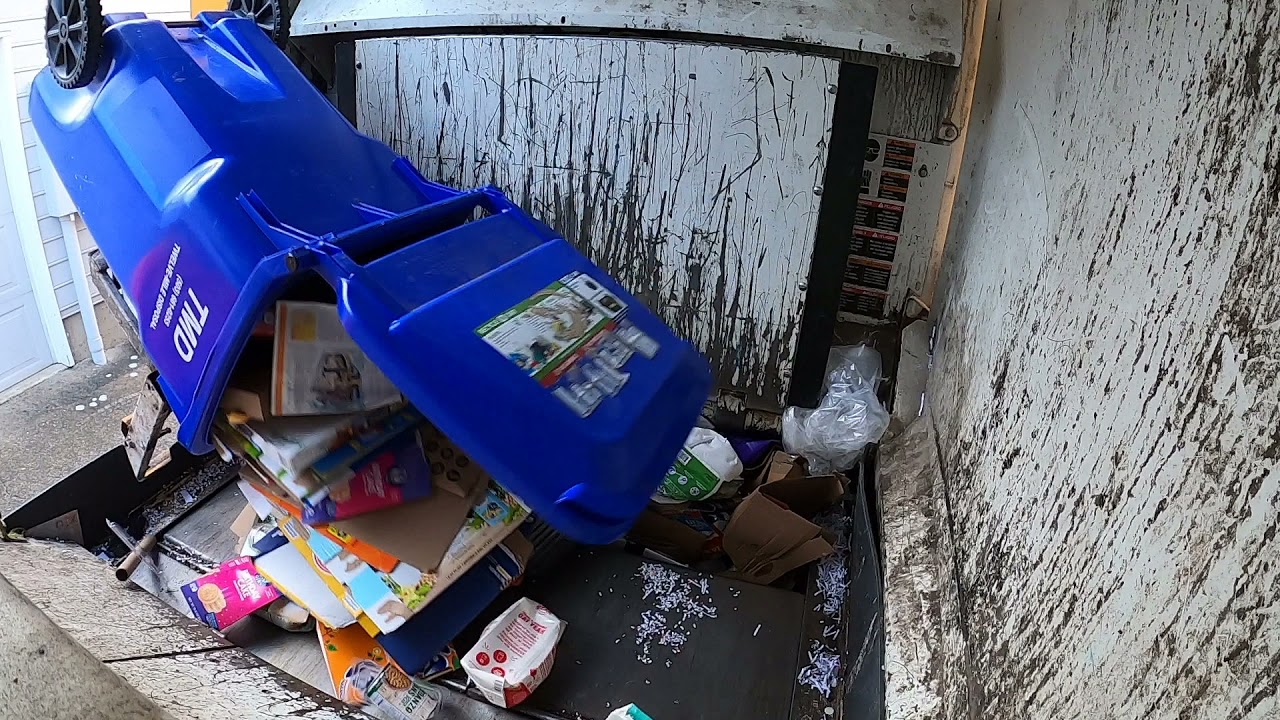 Mack LR Knocking Out A Recycling Route In A Labrie Expert 2000 Garbage Truck *Hopper Shot*