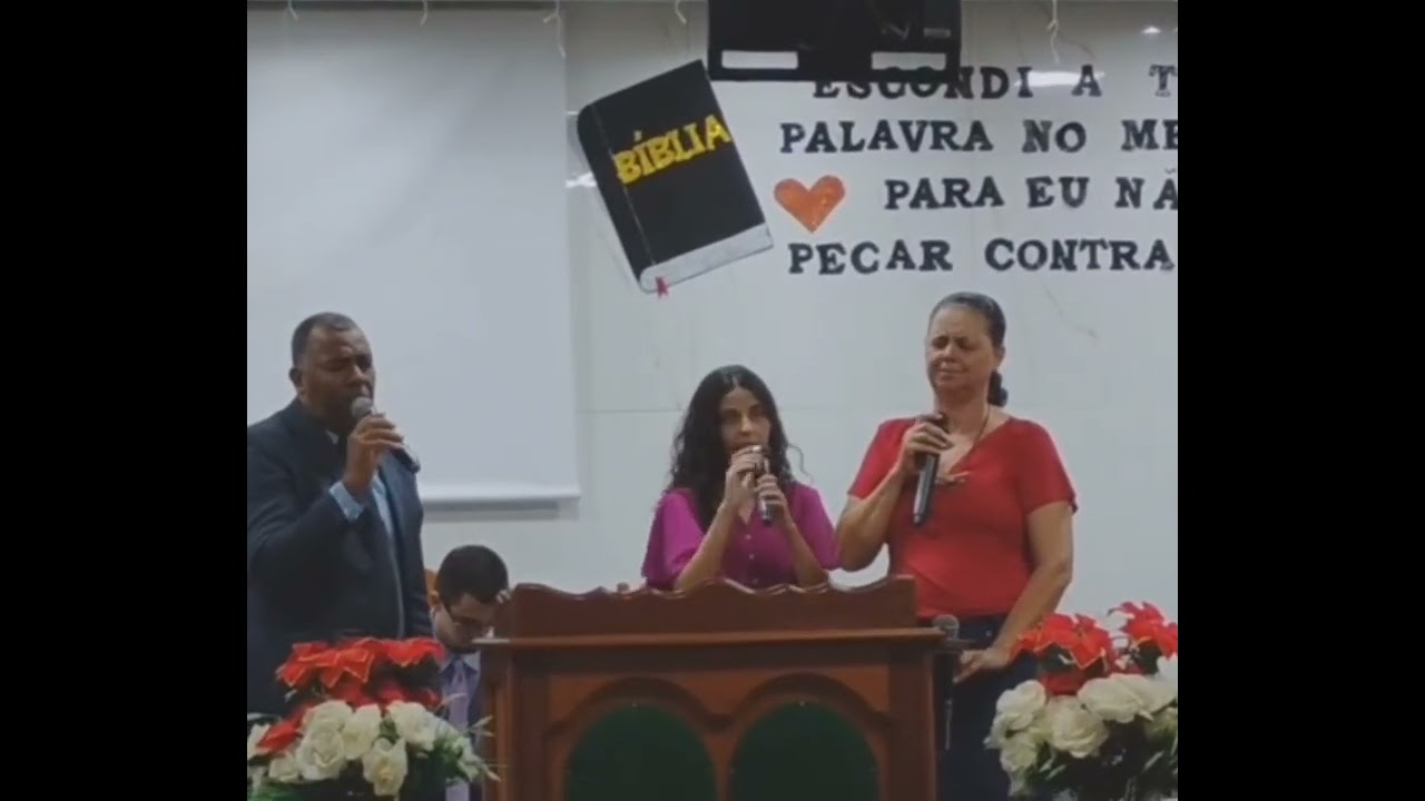 PASTOR DIVINO E PASTORA MARINETE E ELIZA LOUVANDO AO SENHOR COM ESTE LINDO LOUVOR NASCER DE NOVO