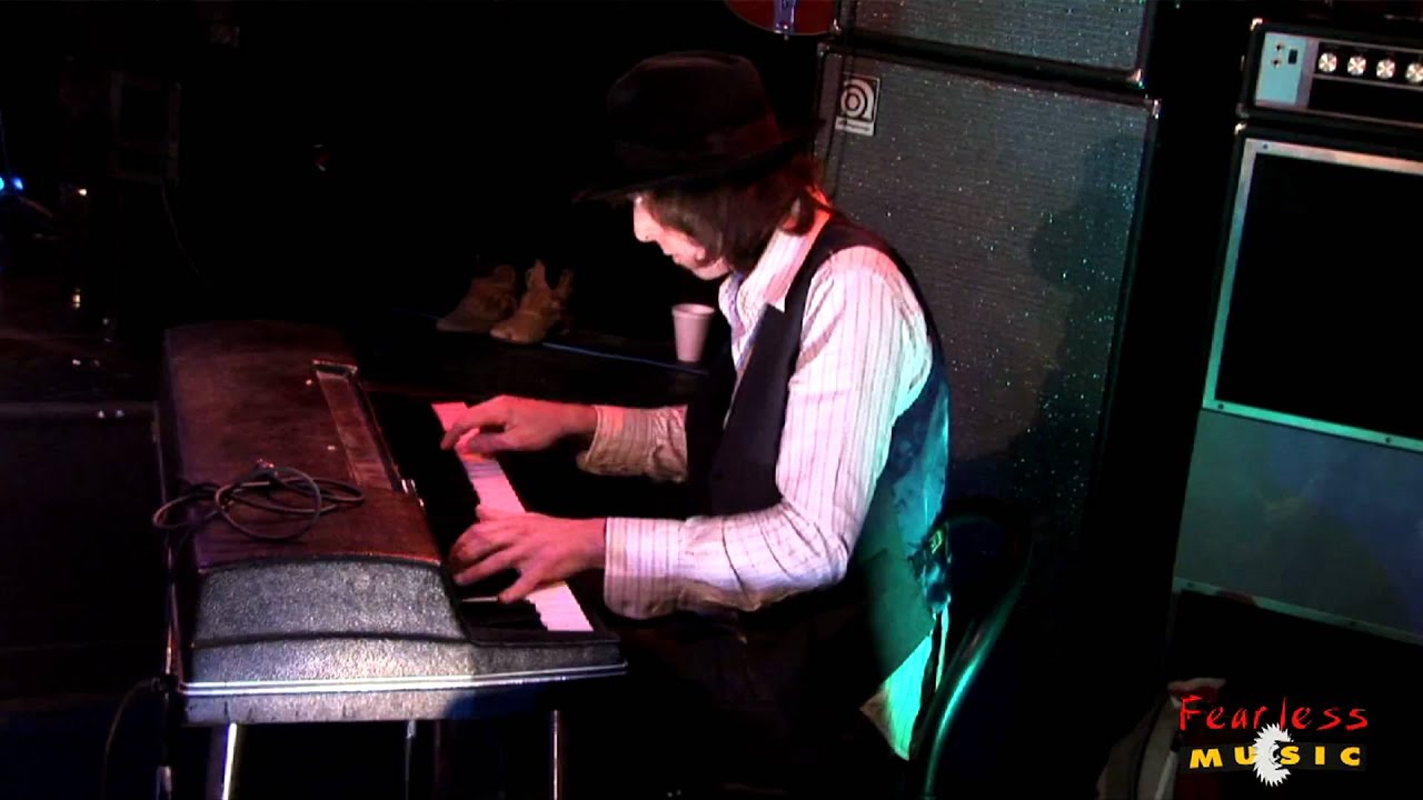 Supergrass - Kiss Of Life - Live On Fearless Music HD