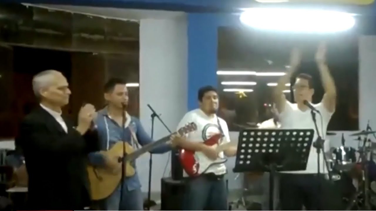 Pope Leo XIV sings Feliz Navidad in resurfaced footage