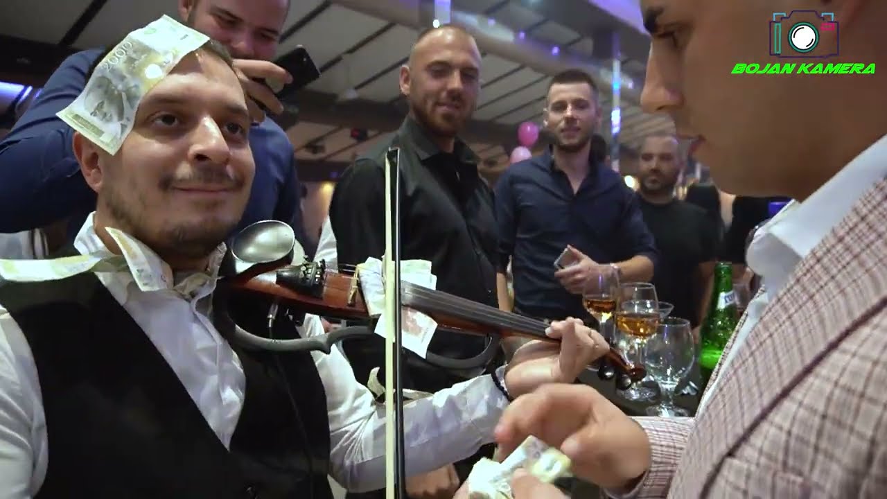 OVO SAMO KRALJEVI MOGU - CELA SALA IGRA KOLO ( ANDJELIN 19.RODJENDAN )