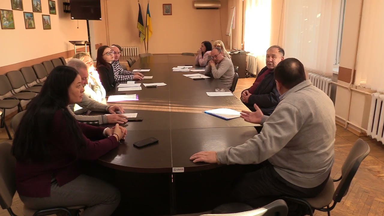Комісія з питань земельних відносин, ЖКГ, ком.власності, промисловості, будівництва, сфери послуг 15