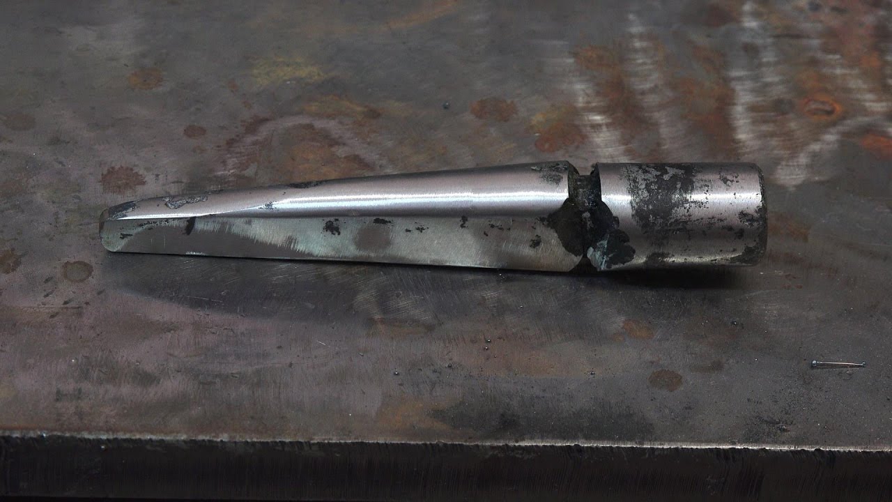 Schmieden eines Hammerdorns/forging a hammer drift