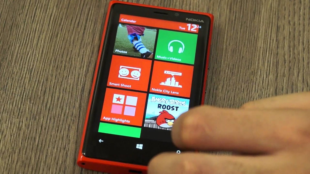 Unboxing Nokia Lumia 920 Red - iGyaan