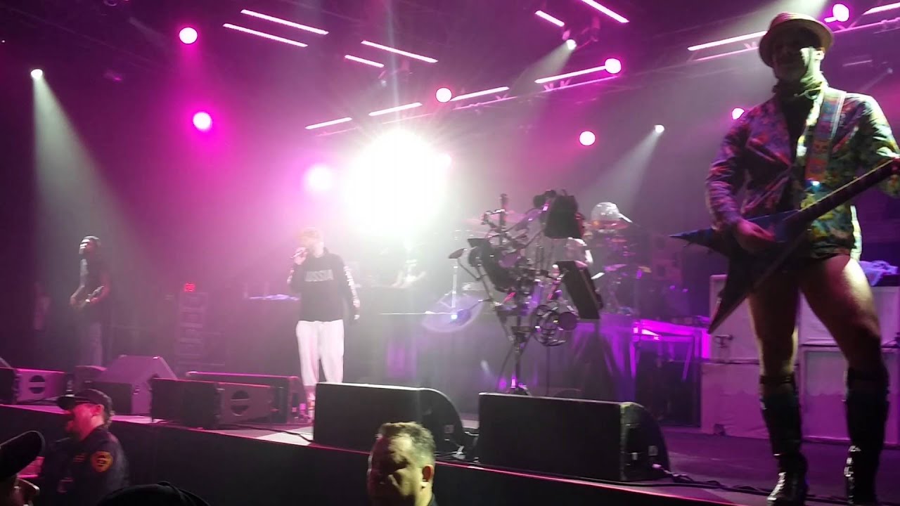 Limp Bizkit - Walking Away (Live), Nizhegorodskaya Yarmarka, Nizhny Novgorod, 25.11.15