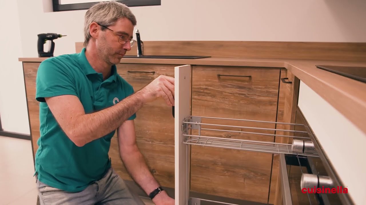 Changement de porte de meuble porte-épices | Gamme Start Cuisinella