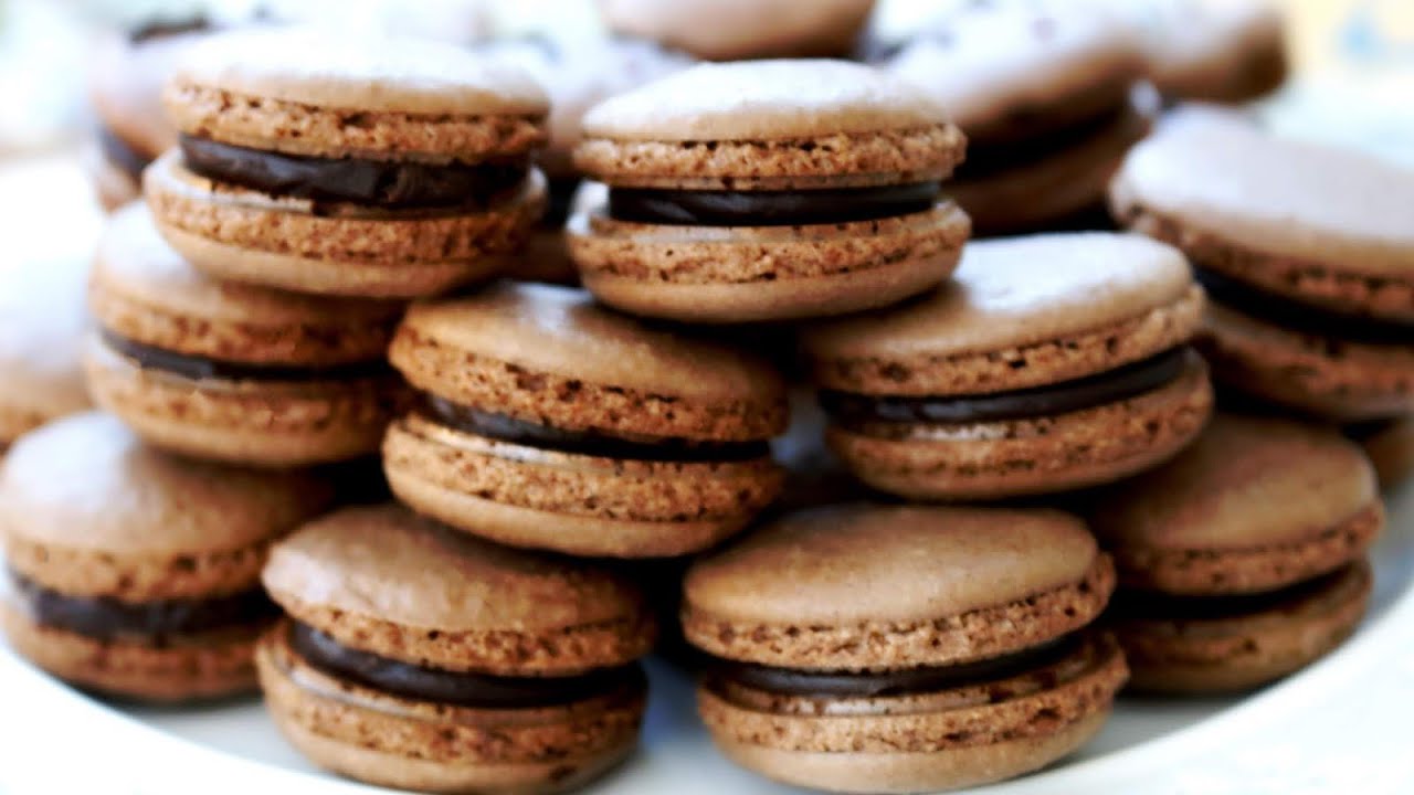 Easy and Yummy Chocolate Macarons - Christmas Dessert Ideas