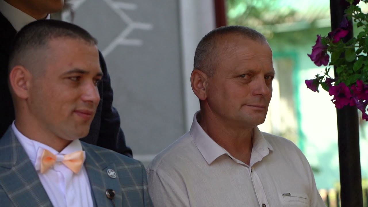 🥁🎸🥁 На добридень молодому грають музиканти. Благословіння батьками. Традиція весільна.Прикарпаття.