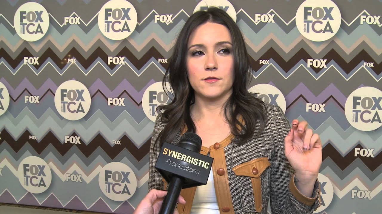 Raising Hope - Shannon Woodward - The Sabrina - Jimmy Wedding