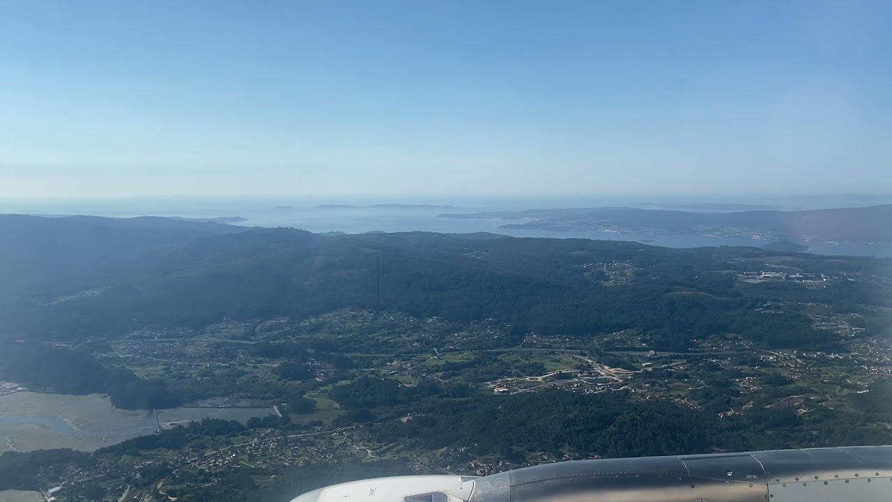Landing at Vigo - Peinador Airport with clear weather