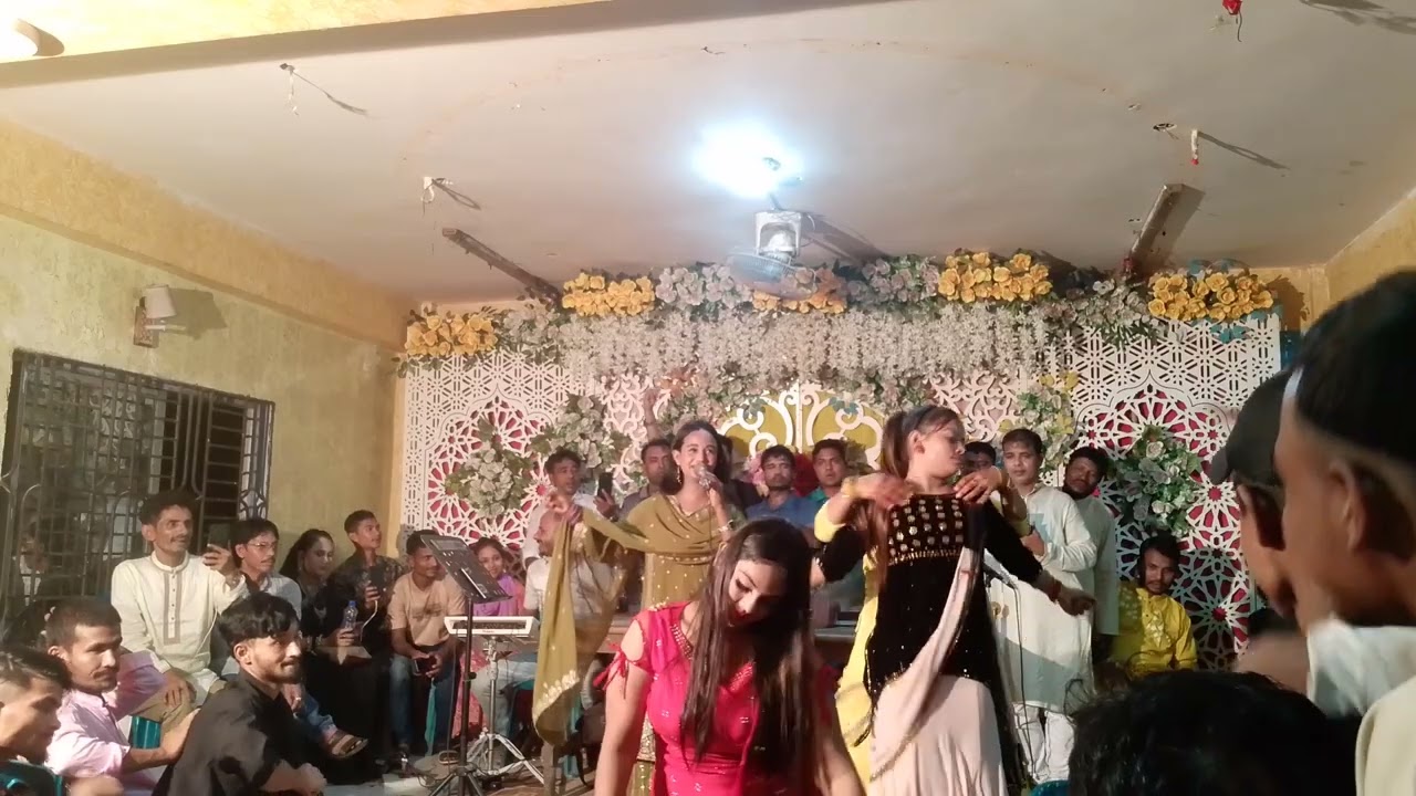 জীবনের প্রথম একটা গান উপহার দিচ্ছিস যে সবাই সাপোর্ট করবেন ফারজানার আঞ্চলিক গান