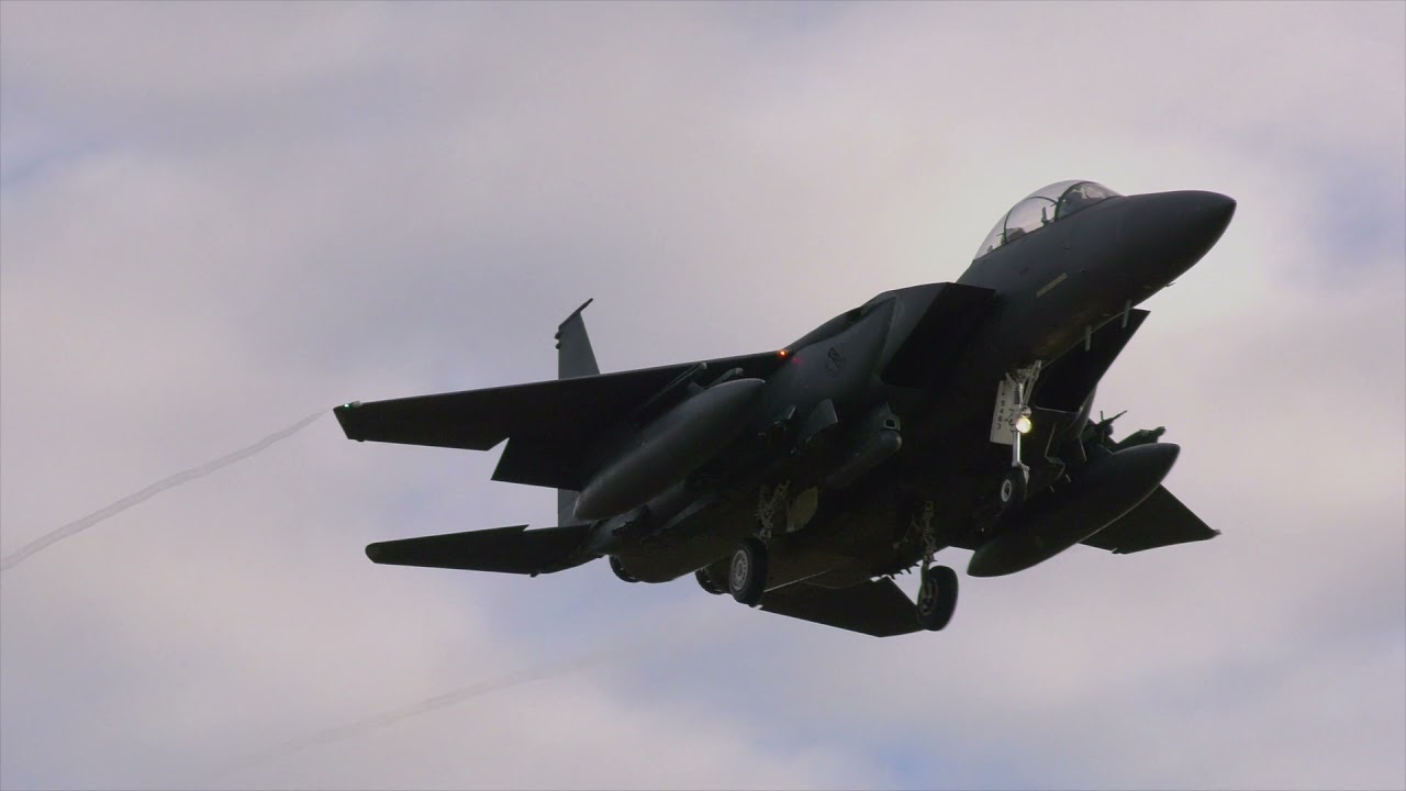 LOW APPROACHES AND QUICK CLIMBS LAKENHEATH.