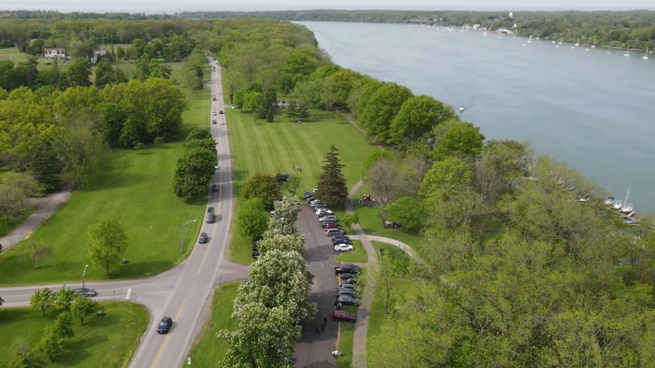 Niagara River and Niagara Parkway.Drone. #niagara #niagaraonthelake #canada #kanada #casino #drone 
