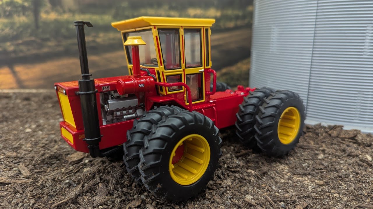 Ertl 1/32 Versatile 145 4WD Prestige Collection 