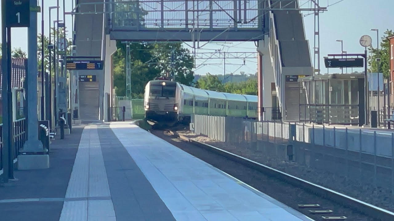 Tåg i Svalöv. Omledningar via Göteborg!