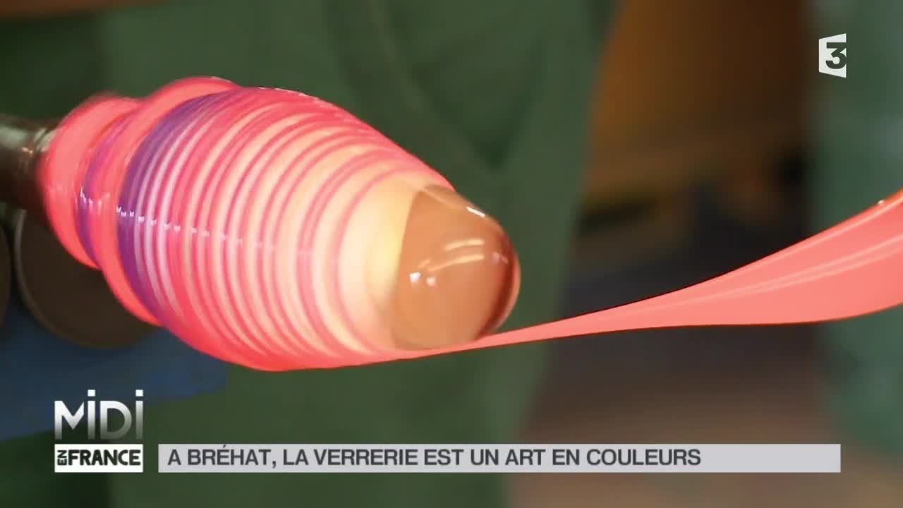 MADE IN FRANCE : À Bréhat, la verrerie est un art en couleurs