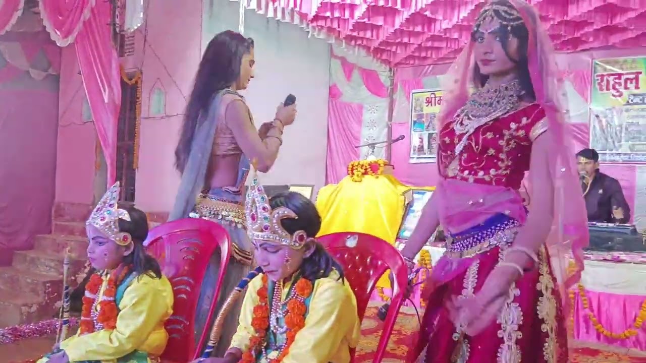 बृजवासियों के द्वारा राम जन्म की कथा शामोपुर गंगा घाट पर चल रही रुद्र महायज्ञ