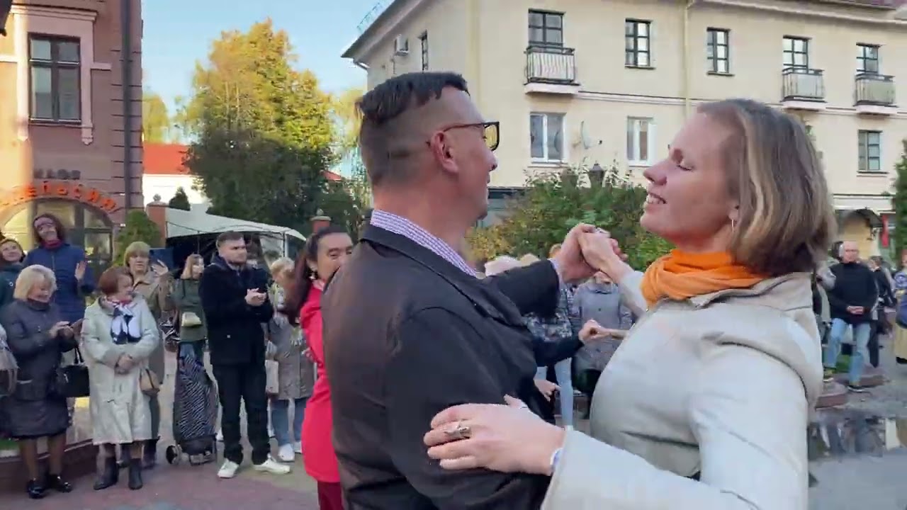 Тум-балалайка звучит на танцах!!! Танцующий Брест! КЛАСС!!!