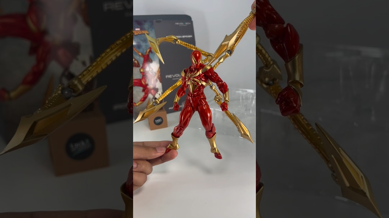 Revoltech Iron Spider Unboxing!📦  