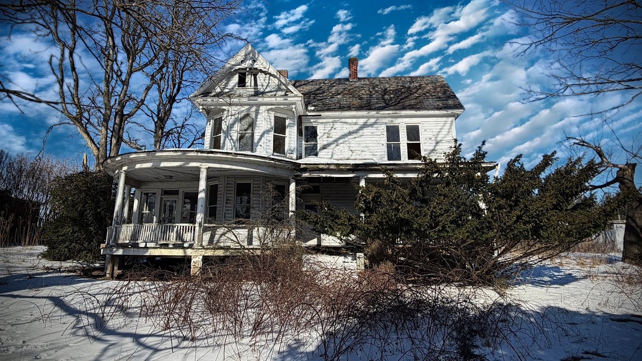 The Totally Stunning Hilltop Abandoned Millers Manor House Forgotten in The Mountains of Tennessee 