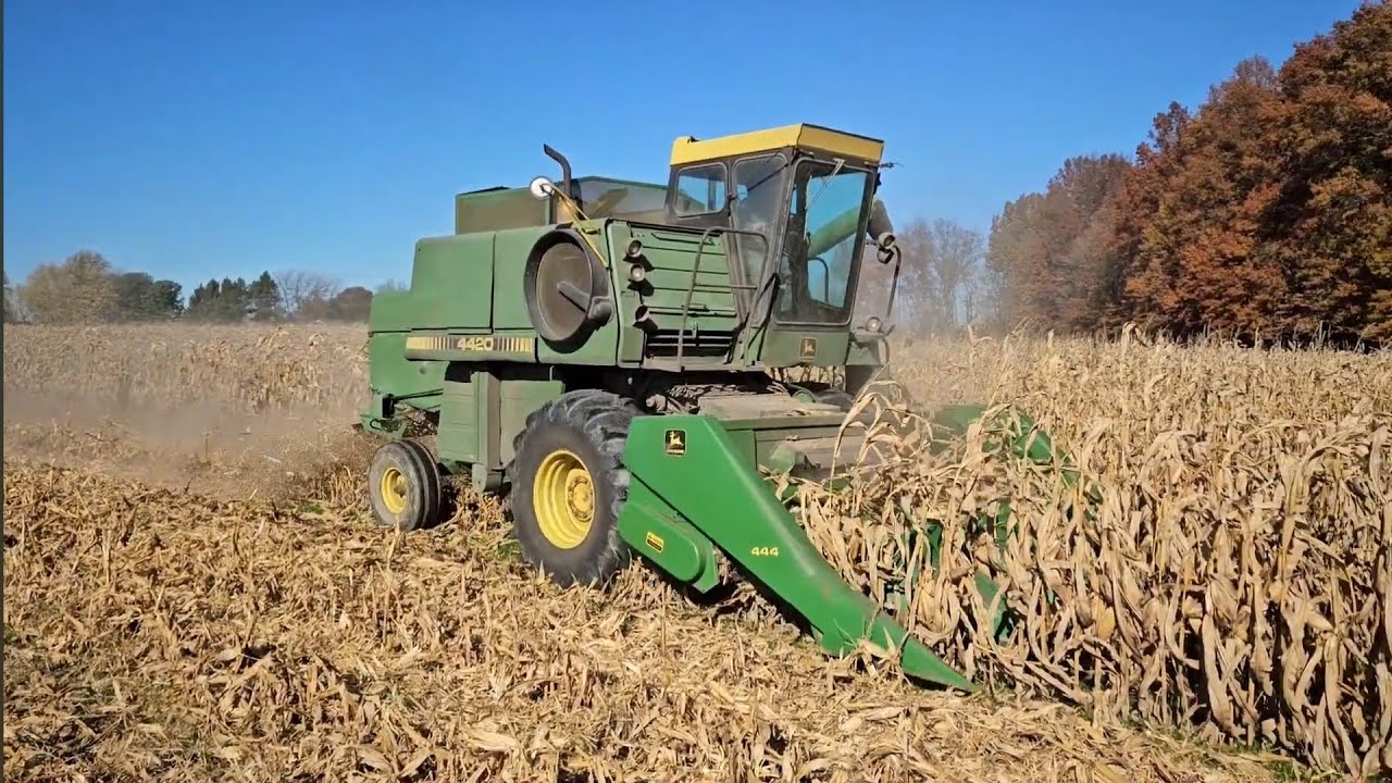 John Deere 4420 Ohio Corn Harvest!
