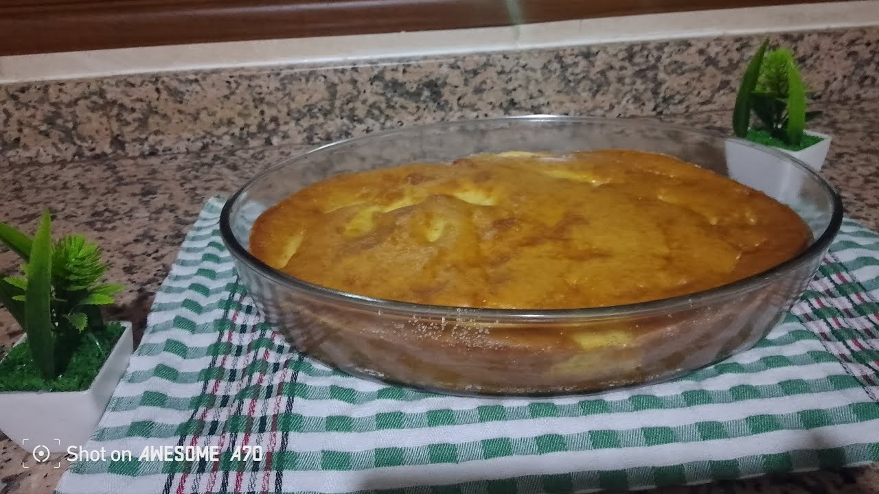 كيكة التفاح😋#يعشقهاكل من يذوقها#سهلةوبسيطة كتجي معلكة واللذيذة😋😋😋