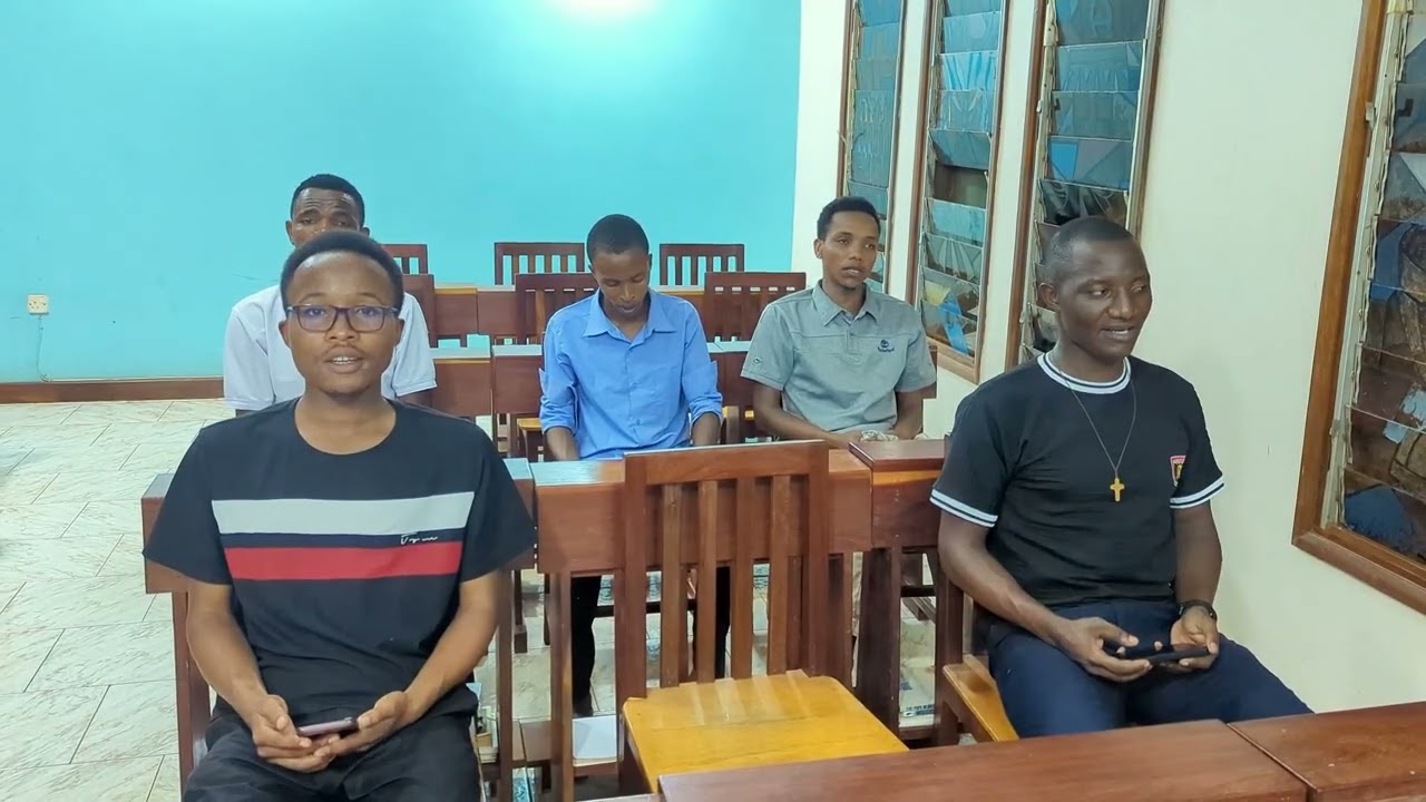 HUYU NDIYE KUHANI BY FR. KAYETTA UKIIMBWA NA WASEMINARI WA ALLAMANO - MOROGORO