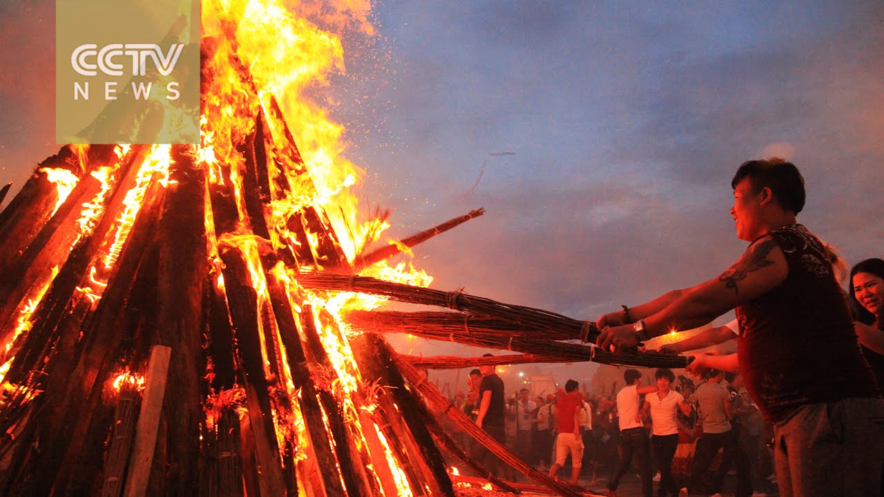 Chinese Yi ethnic group celebrates Torch Festival