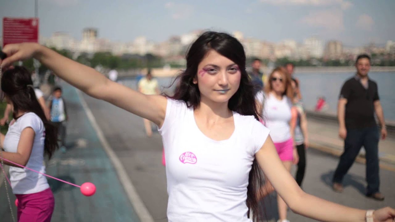 Doğallık Devri L'era Fresca ile Sahile İndi