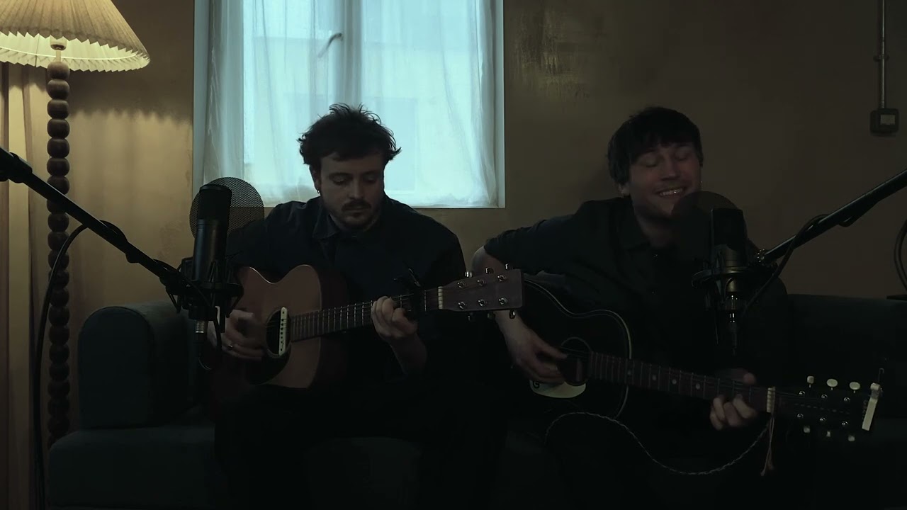 Exclusive AUK Mini Gig: Silver Teeth