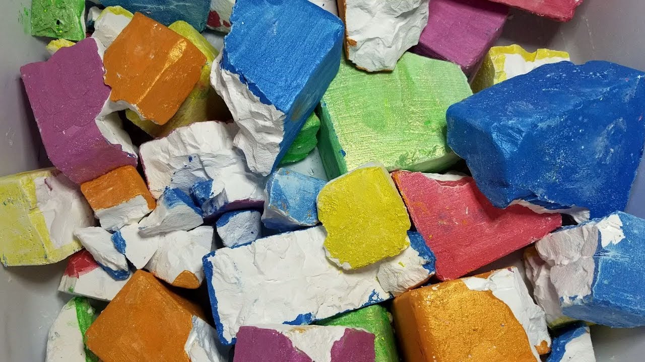 Powder Painted Chalkness Monster Gym Chalk | Crunchy Crumbles