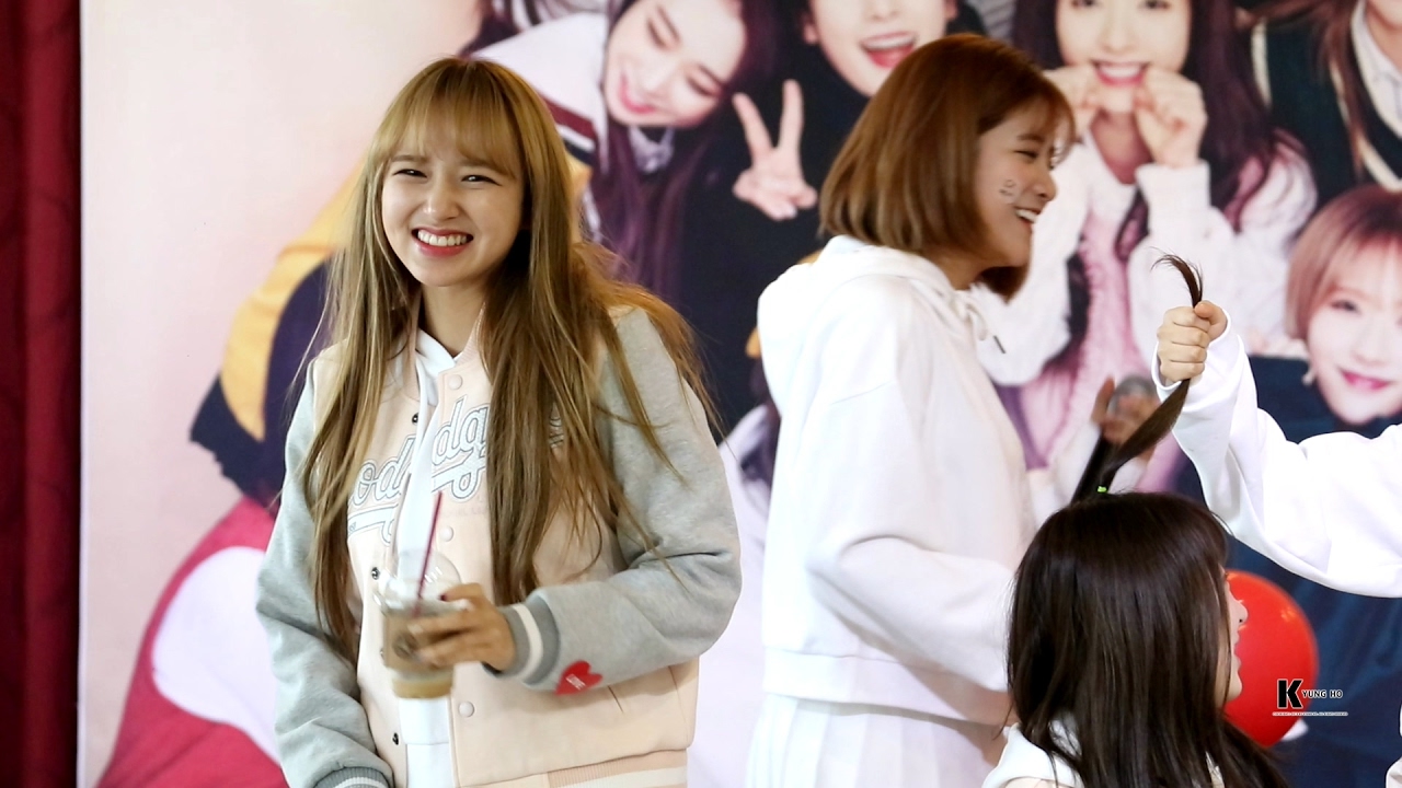 170219 부산 신나라레코드 우주소녀 (WJSN) 팬사인회 루다 날숨 마시는 엑시 엔딩멘트 직캠 by.경호