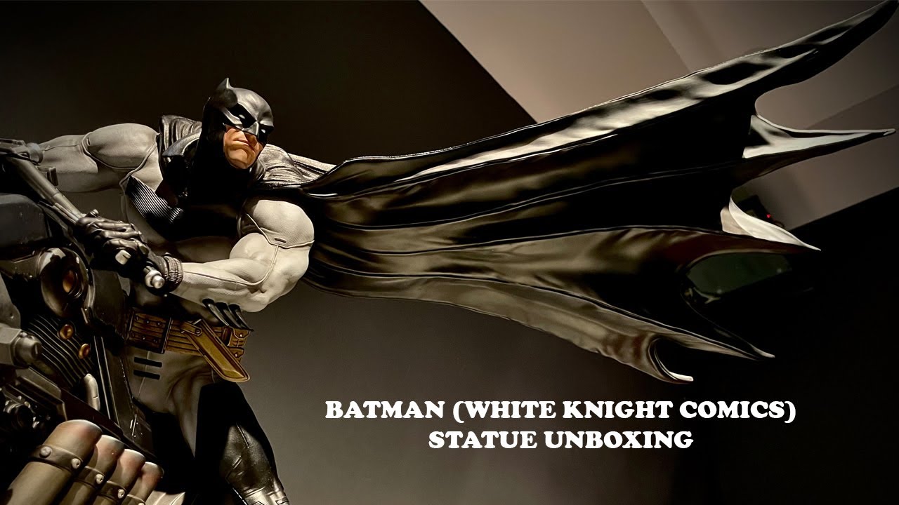 Batman : White Knight Comics #batman #dc #dccomics #statues