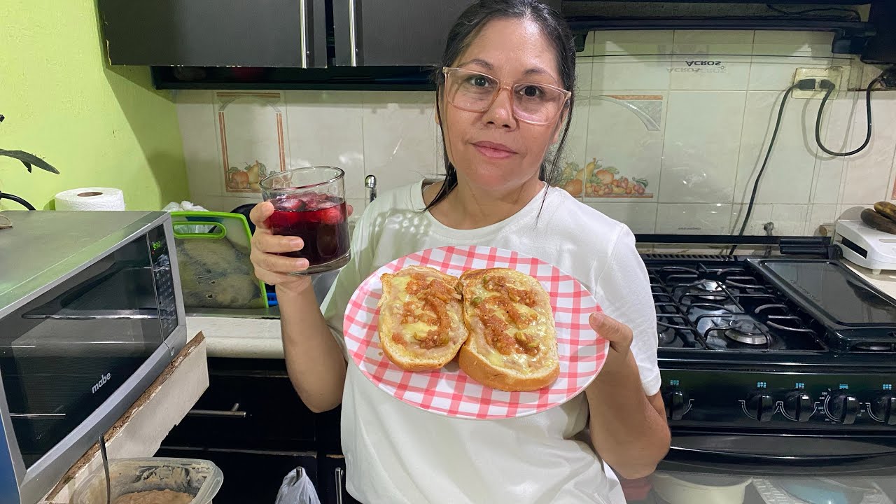 Hogar y comida Mexicana  está en vivo preparando agua de jamaica y molletes Mexicanos 👩‍🍳