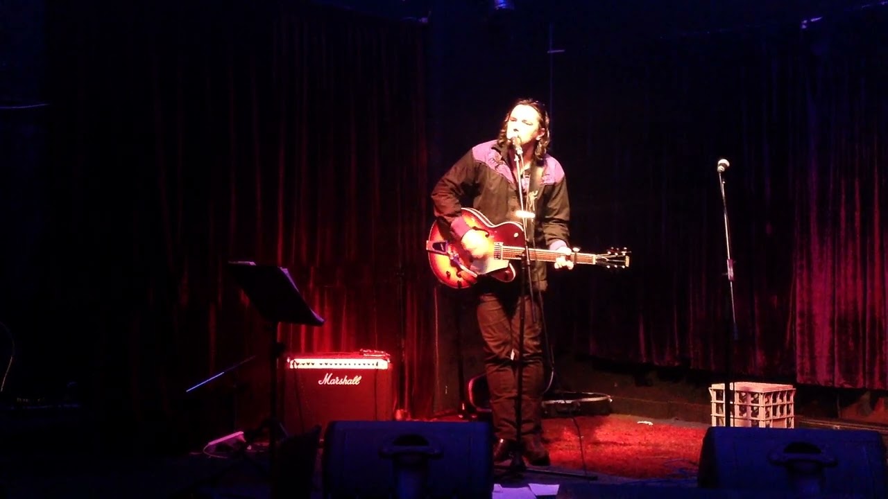 Original Song 'Please Speak' Performed Live by Matt McFarlane at Tago Mago in Thornbury 2016