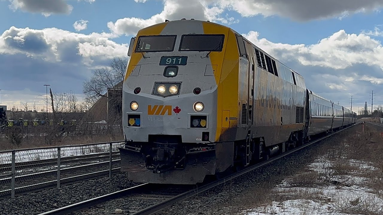 Railfanning Clarkson Go Station 01/26/2025