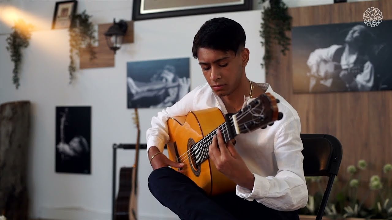 Jesús de la Estrella plays 