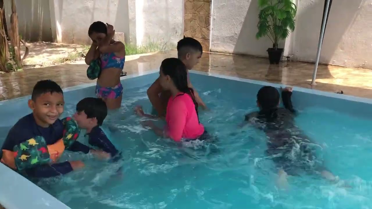A MENINADA NA PRENSA SÁBADO DE CARNAVAL