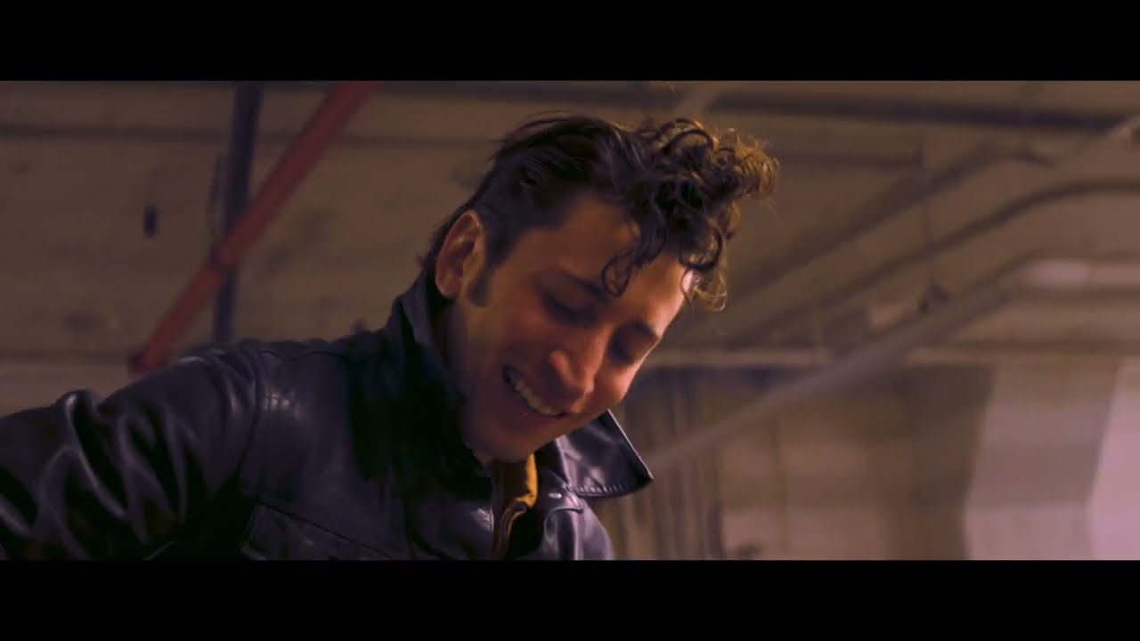 Des Rocs - In the Night (live from a parking garage in Queens)