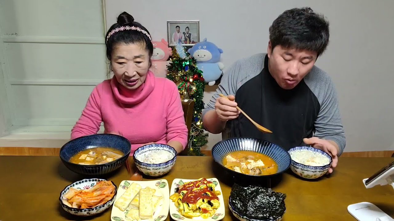 먹방MUKBANG 고등어통조림 김치찌개,계란말이,메론,공포체험잘자요 Mackerel Kimchi Stew & Melon (EATING SHOW)