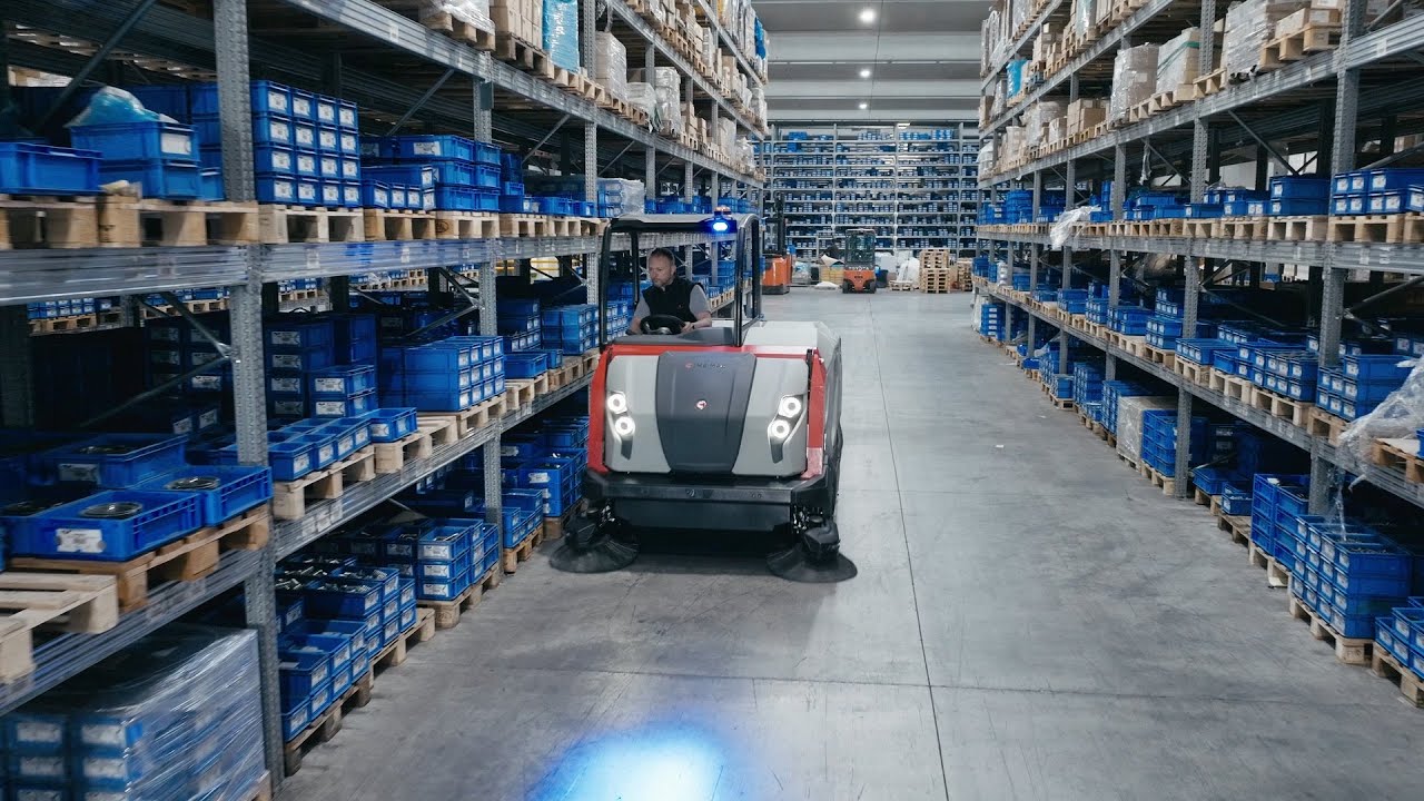 Combimac – The sweeping and scrubbing combination machine | Comac