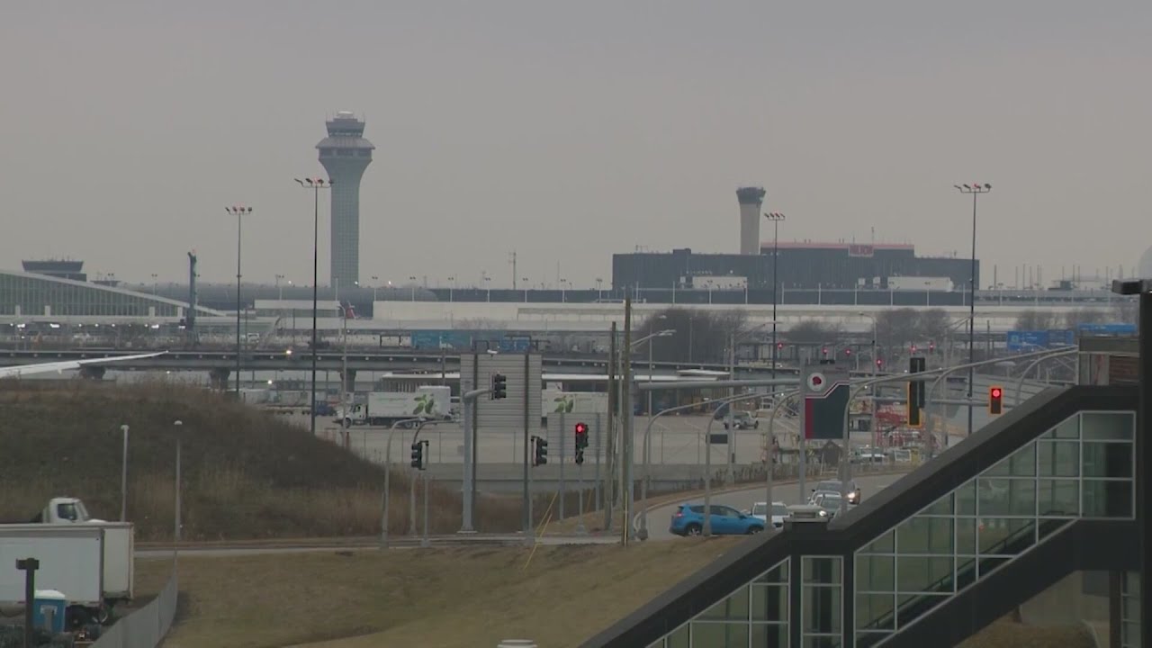 FAA meets with major airlines to discuss reducing flights at O'Hare