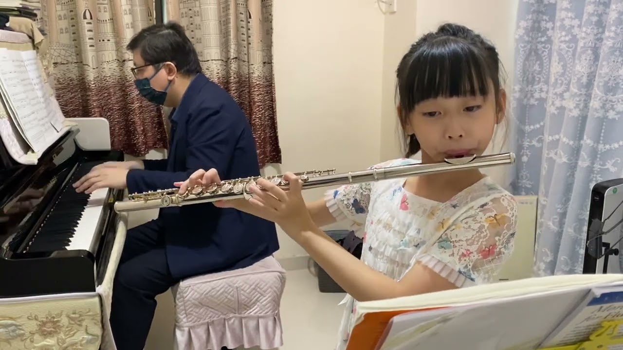 [Practice] ABRSM 2018-2021 Flute Grade 5 A2 Telemann Vivace Sonata in F plays by Evelyn