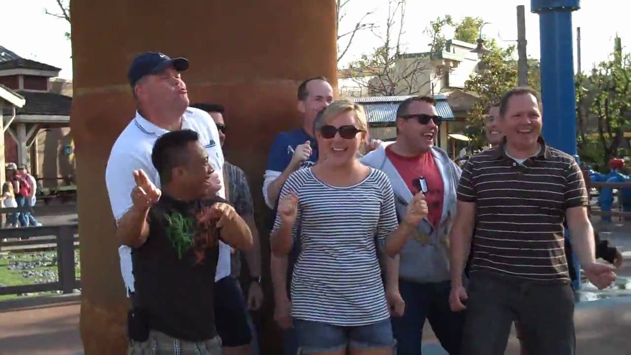 Guys Dance to Micheal Jackson in Disney California Adventure!