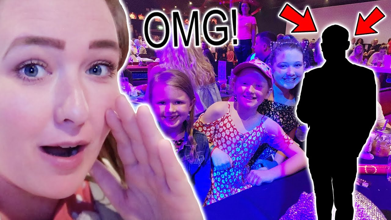 WE SAT NEXT TO A FAMOUS ENGLAND FOOTBALL PLAYER AT A WORLD FAMOUS SHOW! MAJORCA DAY 8!