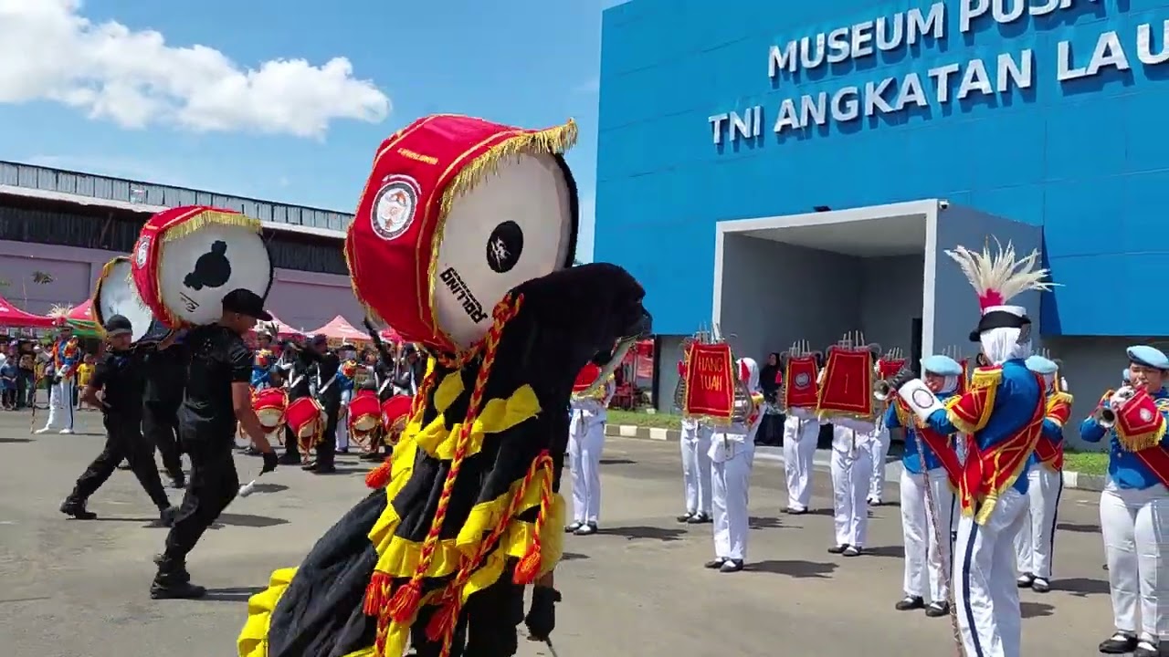 Hebatnya Drumband SMA Hang Tuah 1 surabaya#subscribe #subscibers #surabaya #museum#drumband