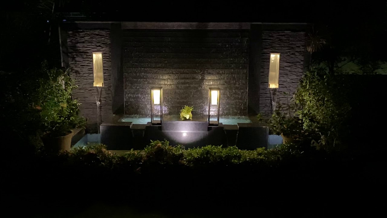 iPhone 11 Pro lowlight video