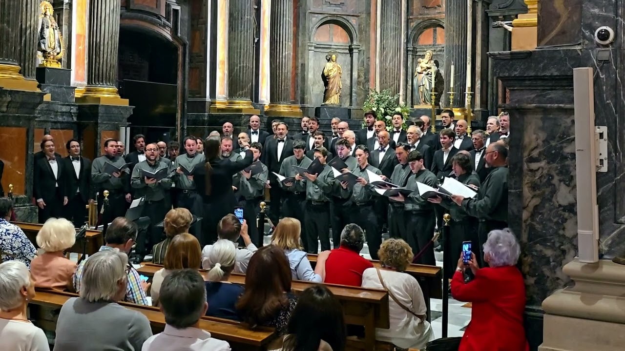 Ave, Maria (Franz Biebl) - Voces Graves de Madrid & ERAGIYOK - XIII Voces Amigas (Madrid)