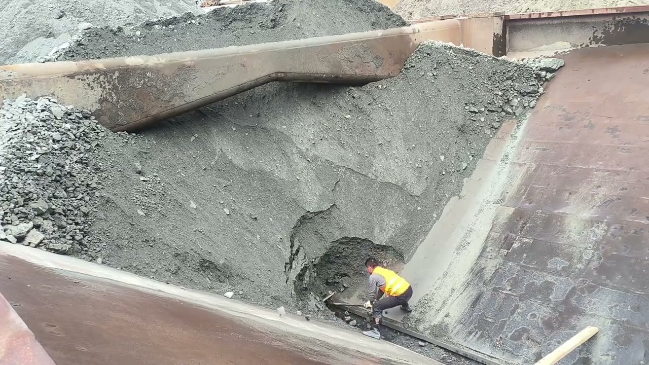 Barge unloading | Relaxing video